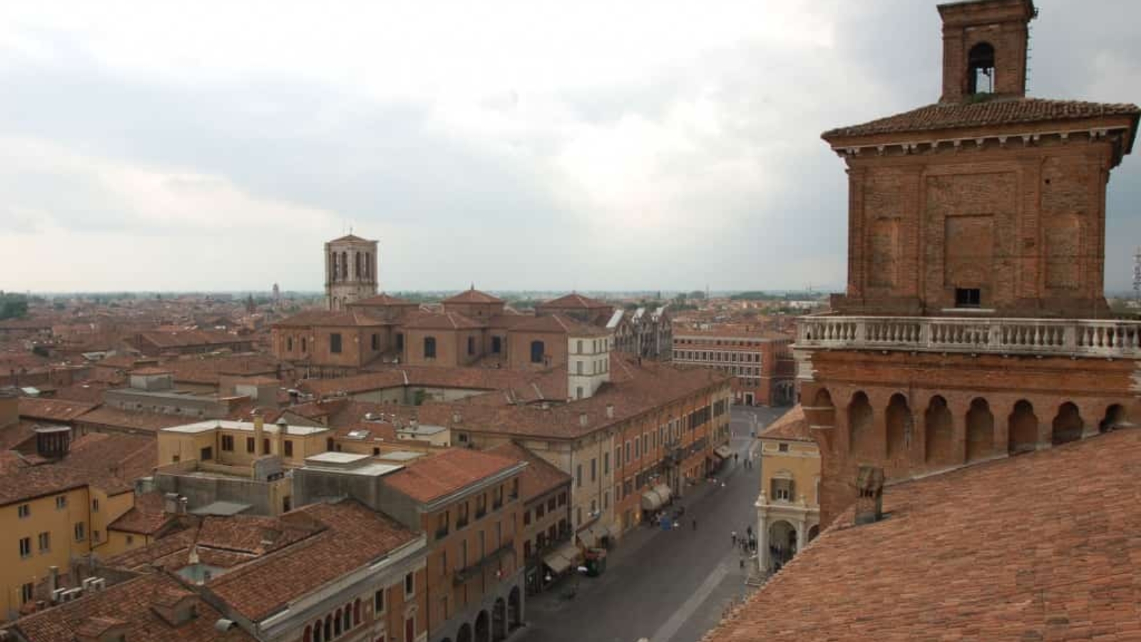 transport-pasageri-chisinau-Ferrara